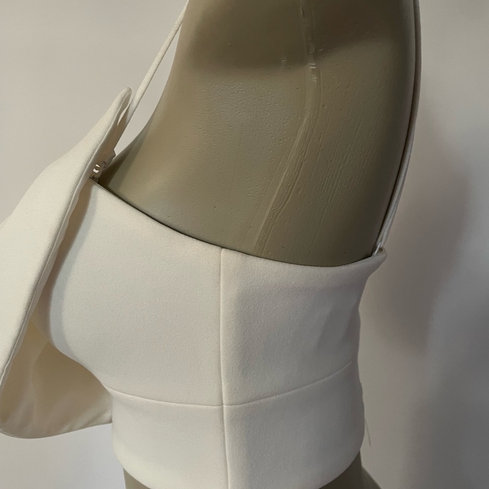 Elegant White Bow Top - Picture 3 of 5